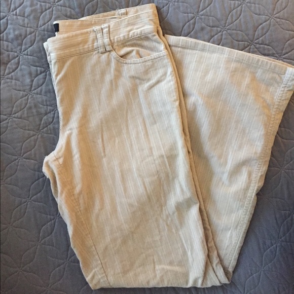 π€ Wide-Leg & Ready for Drama β Y2K Magic is SERVING π€β¨ - Picture 2 of 8